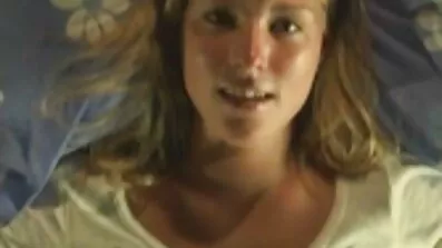មិត្តរួមបន្ទប់ Fucking Zoe Bloom បាន។