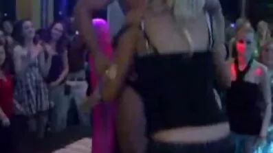 ពណ៌ទង់ដែងចាស់ទុំ fucked ដោយគូស្នេហ៍របស់នាង។