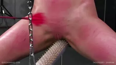 ក្មេងស្រី Redhead ពីភោជនីយដ្ឋាន fuck រន្ធគូថជាមួយអតិថិជនតណ្ហា។