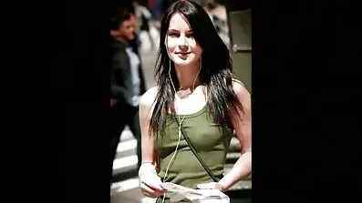 នាង Veronica Leal បានយល់ព្រមតាមរន្ធគូថជាមួយដៃគូ។