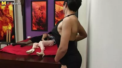 លោក Ale scopaEtt fucks សាស្រ្តាចារ្យនៅលើតុ.