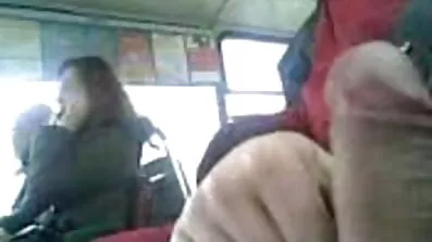Masturbating លោក dick នៅលើស្ត្រីម្នាក់អ៊ីដូណាមិនត្រូវបានហាមឃាត់ដោយច្បាប់.