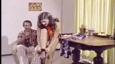 ក្មេងស្រី fucked នៅសម្ដែង។