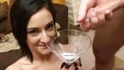 អង្គរក្សខ្មៅមាន Emma Starletto។