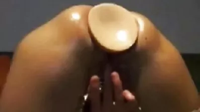 នាង Katie fucks ជាមួយមិត្តភក្តិដើម្បីស្ងប់ចុះ.