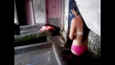 Lola Fae fucked នៅក្នុងលានេះ។