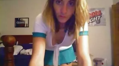 Samantha ត្រូវបាន fucked នៅក្នុង pussy នៅសម្ដែងនេះ.