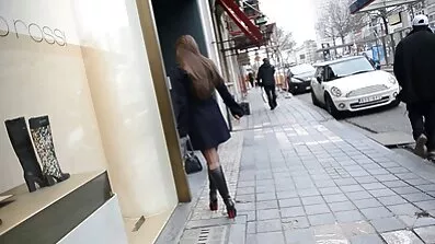 ស្រី Dee cazzoilliams fucking ជាមួយគូស្នេហ៍របស់នាង។