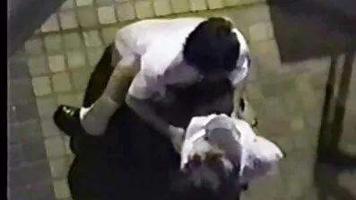ក្មួយប្រុស fucked មីងឯកោក្នុងលា។