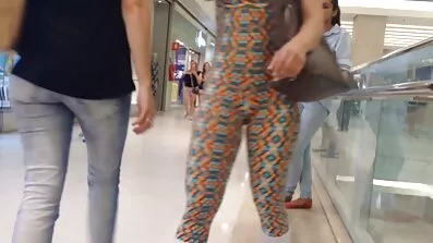ម៉ាស្សា redhead masturbates អស់សង្ឃឹម.
