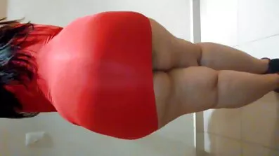 ហាងយាម fart ក្មេងស្រីត្នោតសក់.