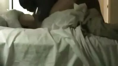 នាងបានធ្វើឱ្យមិត្តប្រុស fuck ជំនួសឱ្យការអានសៀវភៅ.