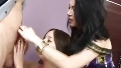 សំណុំបែបបទ Groov Buxom ចង់ fuck ជាមួយសាស្រ្តាចារ្យ.