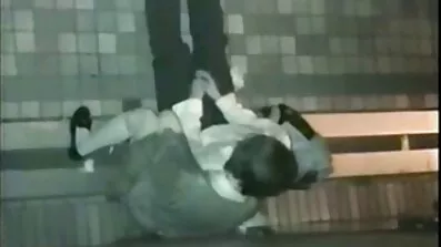 Pussy ការព្យាបាលជម្ងឺ licks និងជើងរបស់អតិថិជន។