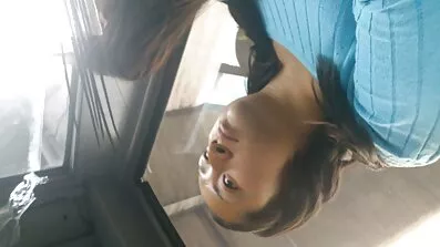 កូនស្រីចុងម្រាមដៃ pussy។