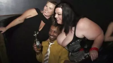 សិស្សនិងគ្រូបង្រៀន fuck និស្សិតឆ្នាំទីមួយនៅក្នុងការិយាល័យមហាវិទ្យាល័យ.