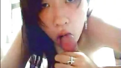 Kiara Cole បាន fucked នៅលើតុ។