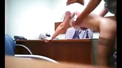 រាំស្រាតរួមភេទ។