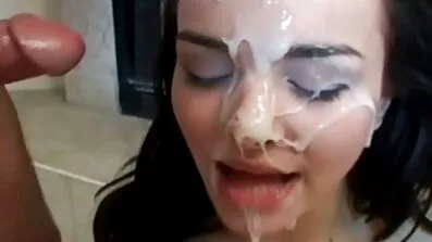 ក្មេងស្រី HiabAb fucked ដោយគូស្នេហ៍របស់នាង។