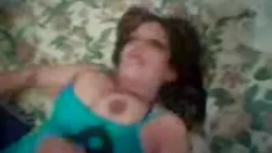 រួមគ្នា fucking នៅក្នុងផ្ទះបាយទាំងបី។
