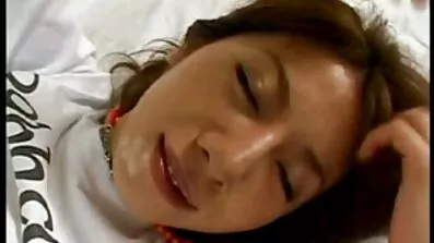 ក្មេងស្រីមិនល្អជល់ធំ។