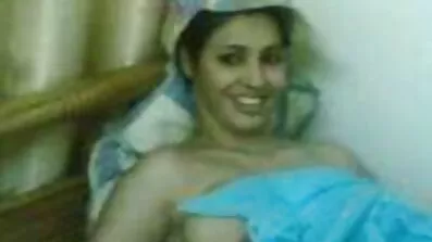 នាង Katie ក្រុមហ៊ុន Morgan fucks សូម្បីតែនៅសែសិប.