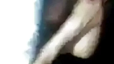 Redhead ប៊ីប៊ី Calista រក៍ viene